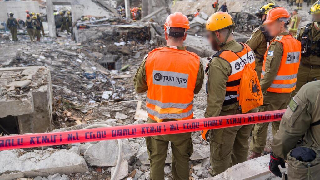 פעילות כוחות פיקוד העורף בזירת הנפילה בבית שמש