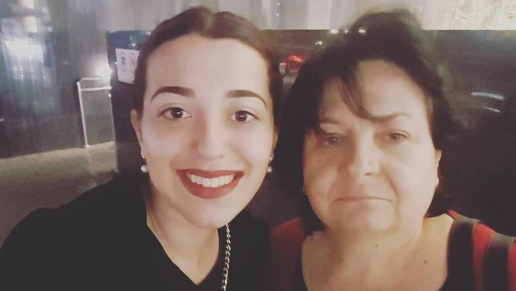 מארינה בלייב שנפטרה בדרכה למקלט, בתמונה: עם בתה איה