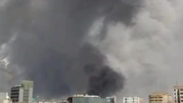 עשן מיתמר מעל טהרן