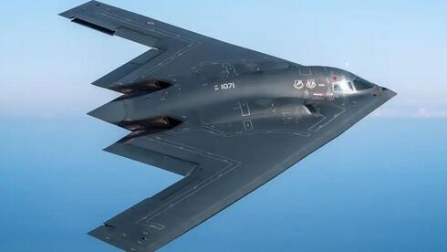 המפציץ האמריקאי החמקן B2 Spirit