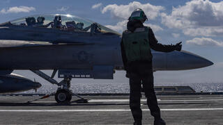 מטוס F/A-18F על נושאת מטוסים ג'רלד פורד של ארה"ב