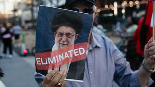 וירג'יניה ארה"ב חברי הקהילה האיראנית שמחים ברקע דיווח על חיסול על מנהיג איראן עלי חמינאי