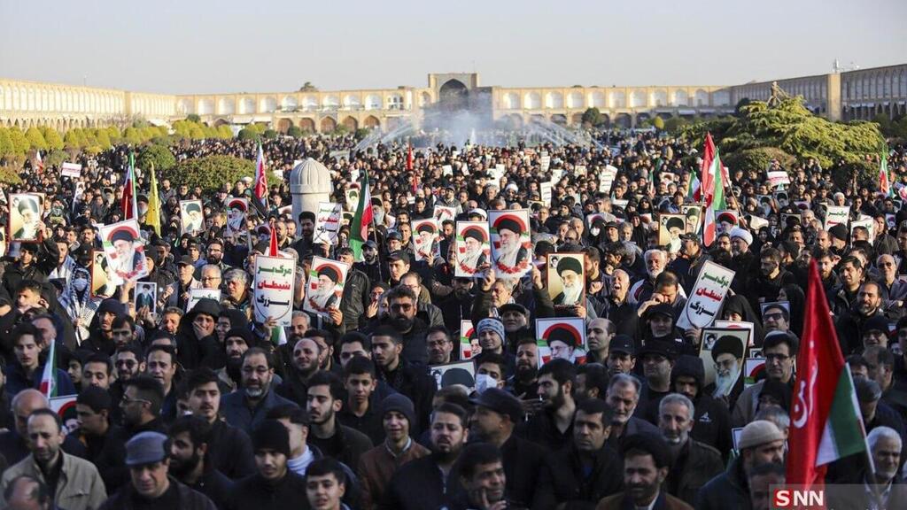 איראן איספהאן מתאבלים על מותו של עלי חמינאי