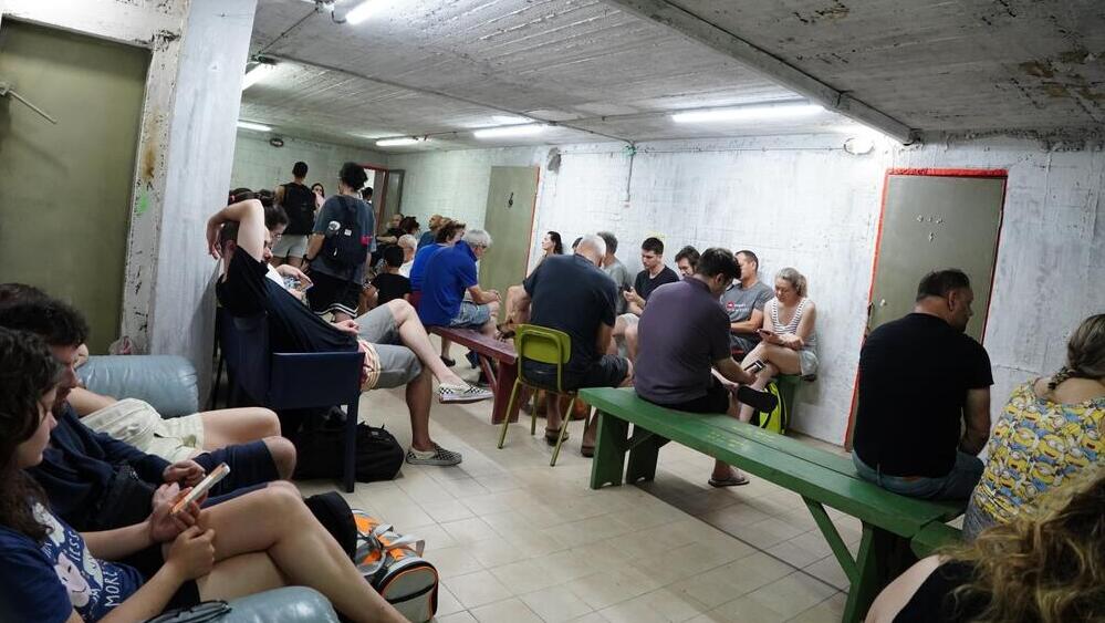 Общее убежище в многоквартирном доме (Иллюстрация: vladi_konov, shutterstock) Общее убежище в многоквартирном доме