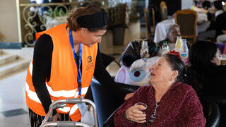 מפונים במלון רמדה בירושלים
