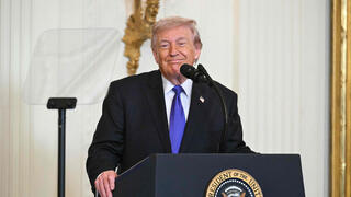 נשיא ארה"ב דונלד טראמפ הבית הלבן טקס ל וטרנים ידבר על איראן