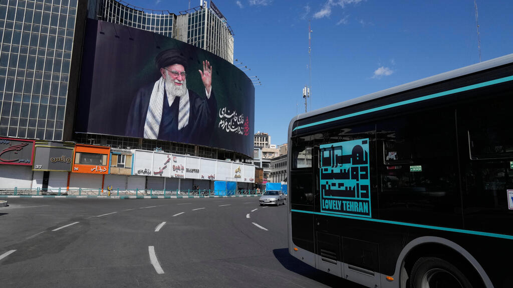 רחובות טהרן ריקים איראן מבצע שאגת הארי