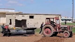 פלסטינים מוכרים שברי יירוטים