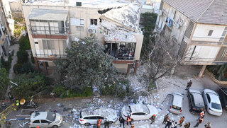 "רשויות חזקות אמרו לי - עוד טיל אחד והיינו מרוסקים"