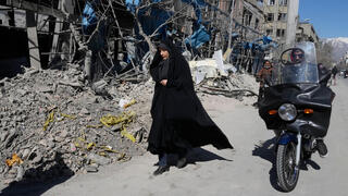 חגיגות חיסול חמינאי באיראן, והבהלה: "תצילו אותנו"