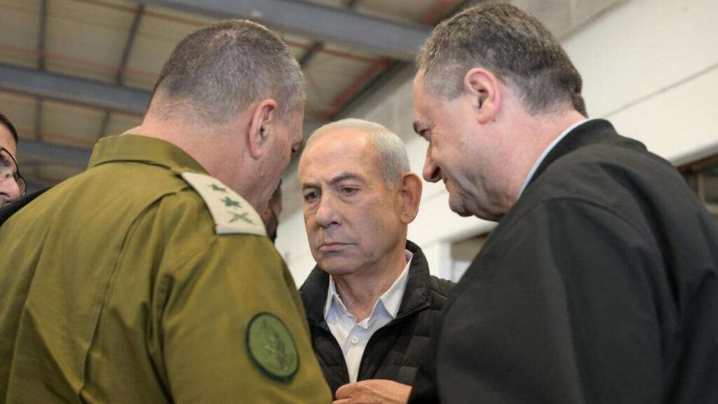 נתניהו, כ"ץ וזמיר בבסיס פלמחים