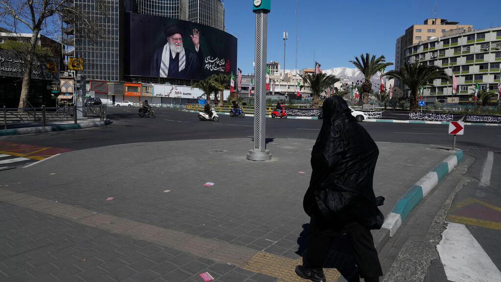Photo: Vahid Salemi/ AP רחובות טהרן ריקים איראן מבצע שאגת הארי