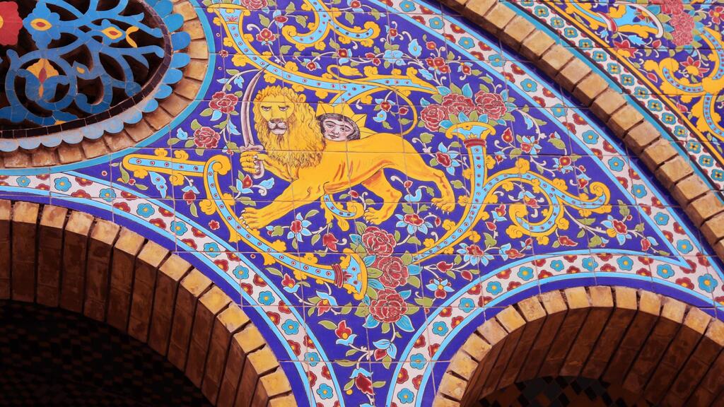סמל האריה ב-Golestan Palace