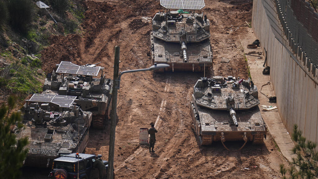 Танки ЦАХАЛа на границе с Ливаном (Фото: AP Photo/Ariel Schalit) כוחות צה"ל גבול לבנון
