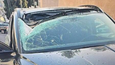 רכב שנפגע מרסיס בירושלים