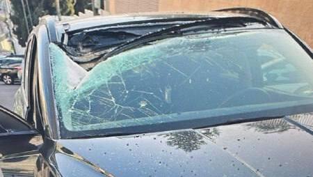 Vehicle hit by shrapnel in Jerusalem (Photo: Use under Section 27A of the Copyright Law) רכב שנפגע מרסיס בירושלים