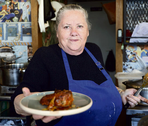 "אנחנו כבר מורגלים למציאות הזו", אימו של שחר פלח, בעלי המסעדה "פלח"