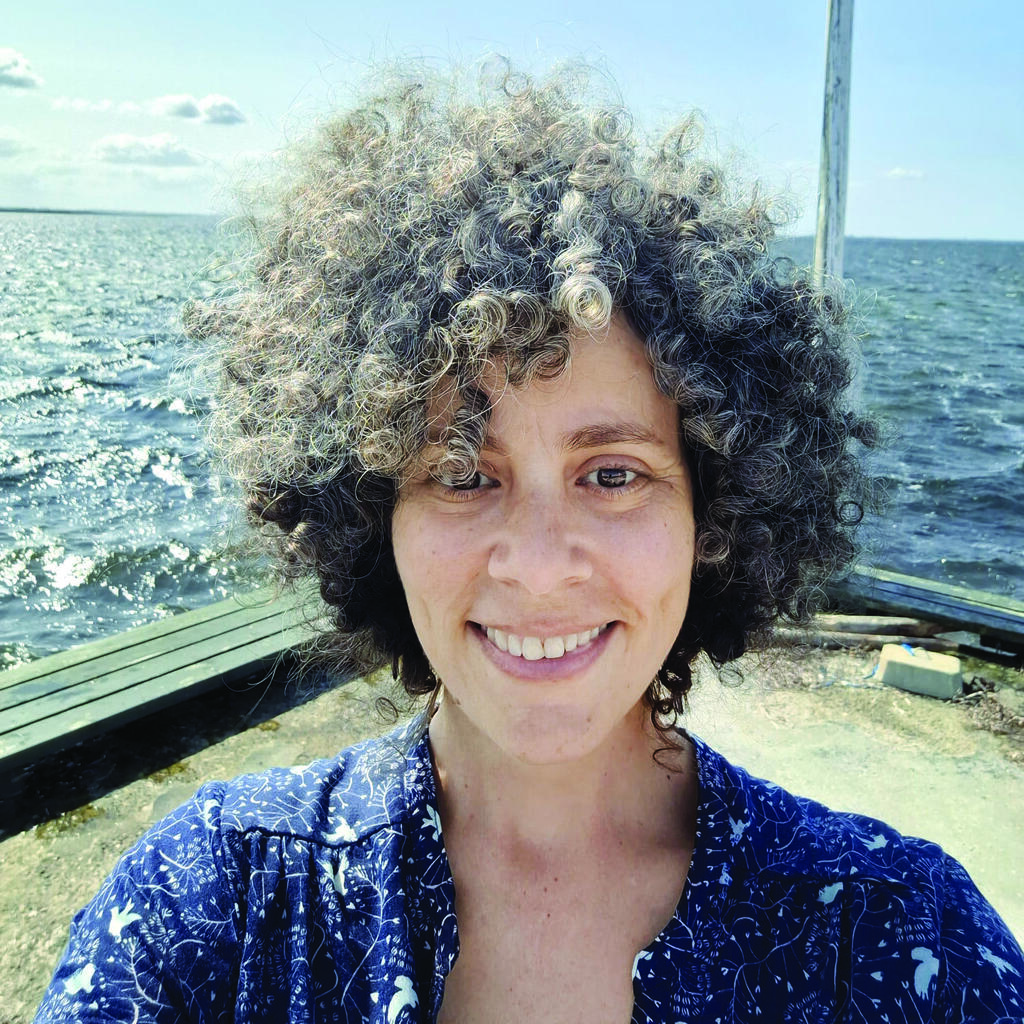 "בשנות ה־40, כשהשאה עלה לשלטון, פחות מ־4 אחוזים מהילדים הלכו לבית הספר, זה השתנה רק בשנות ה־60"