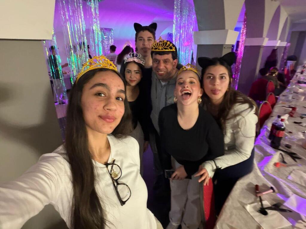 תלמידי תיכון שחרות מירושלים בפולין