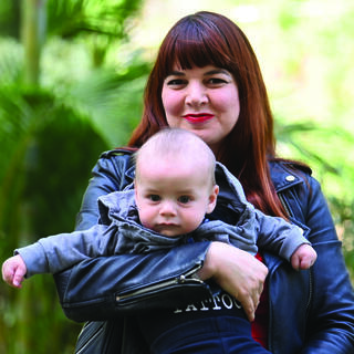 לורי שטטמאור עם בנה גפן