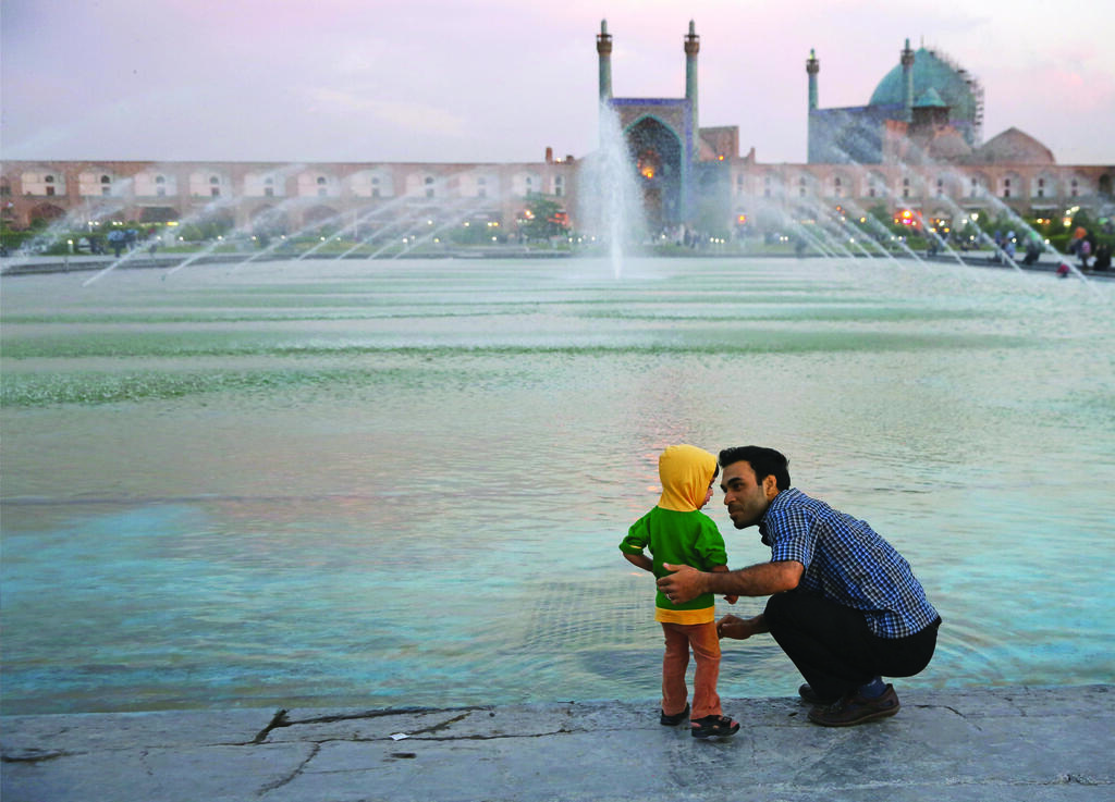 "הם התחילו לראות בילד 'שתיל רך' שצריך לתמוך בו"