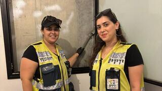 פעילות ארגון ידידים. הסבו את פעילות השגרה שלהם לחירום, מתקנים ממ"דים ועוזרים לאזרחים במלחמה