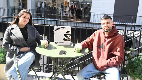 קונים במתחם ביג גלילות אחרי ההקלה בהנחיות