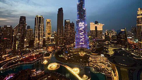 בורג' חליפה, גורד השחקים הגבוה בעולם, כמעט נפגע מכטב"ם | צילום: אי-פי, Altaf Qadri