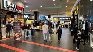 צבע מראשון לציון: קולות תושבים על מצב ואיך מנהלים שגרה בזמן מלחמה - סינמה סיטי ראשל"צ