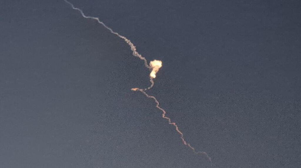 שיגורים מאיראן למרכז, ירי בלתי פוסק לצפון; באיראן: גל תקיפות ב-3 אזורים במקביל