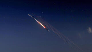 צה"ל בגל תקיפות נרחב בטהרן: "נשמעו פיצוצים עזים"