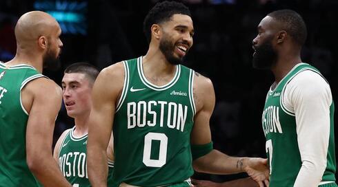 ג'ייסון טייטום חוגג