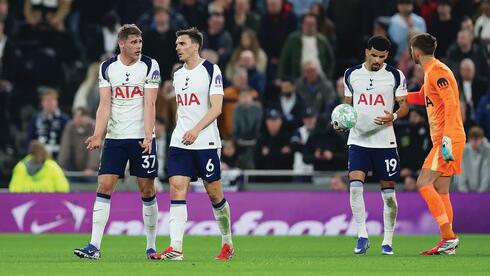 שחקני טוטנהאם מאוכזבים