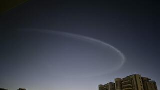 לא ירוט. שובל בשמיים במזרח גוש דן בשבת בבוקר