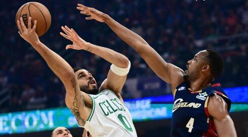 ג'ייסון טייטום עם הזריקה