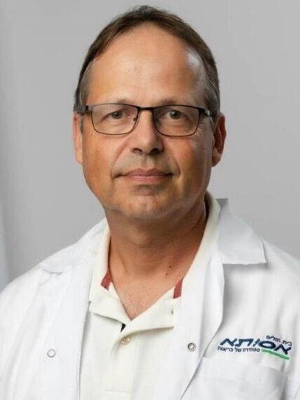 פרופ' אלי לב