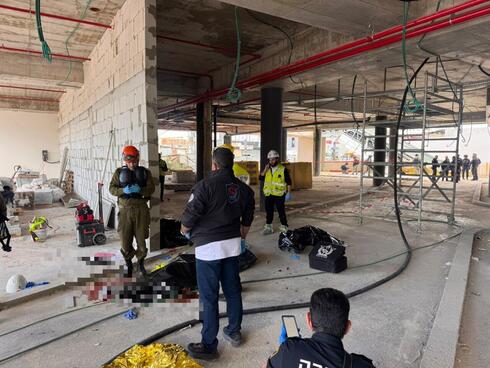 אתר הבנייה שנפגע מנפילת רסיס ביהוד