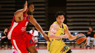 שחקן מכבי ת"א ג'ון דיברתולומיאו מול שחקן הפועל ירושלים ג'וזאיה ג'ורדון ג'יימס