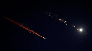 שיגורים בלילה מלבנון ואיראן לצפון הארץ