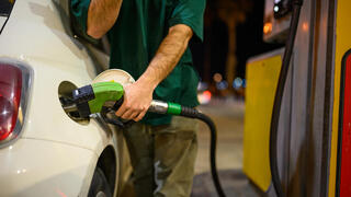 תחנת דלק בתל אביב