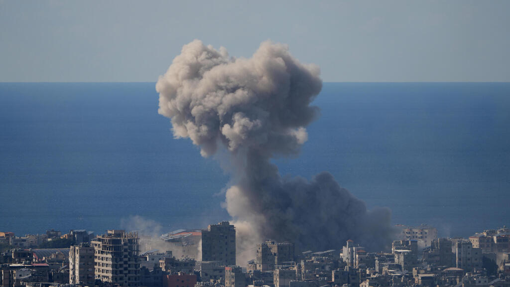 דאחייה ביירות לבנון עשן תקיפות צה"ל