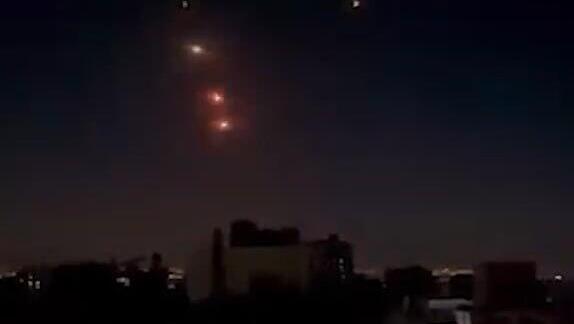 טילים ששוגרו מאיראן שעוברים בשמי סווידא סוריה