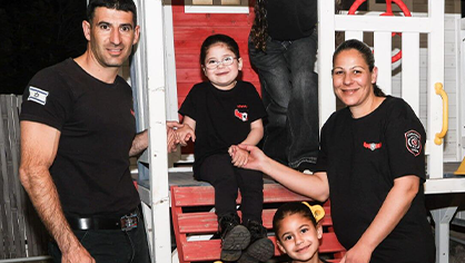 "ההורים שלי נכנסו לסבב הורות שני בגיל 70"