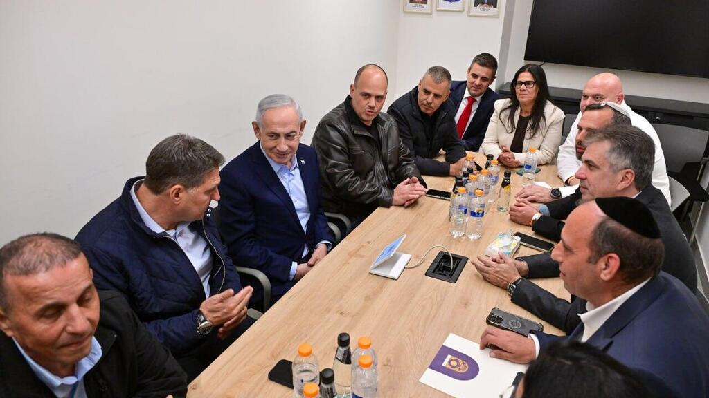 ראש הממשלה בנימין נתניהו נפגש עם ראשי רשויות במהלך מבצ שאגת הארי באיראן
