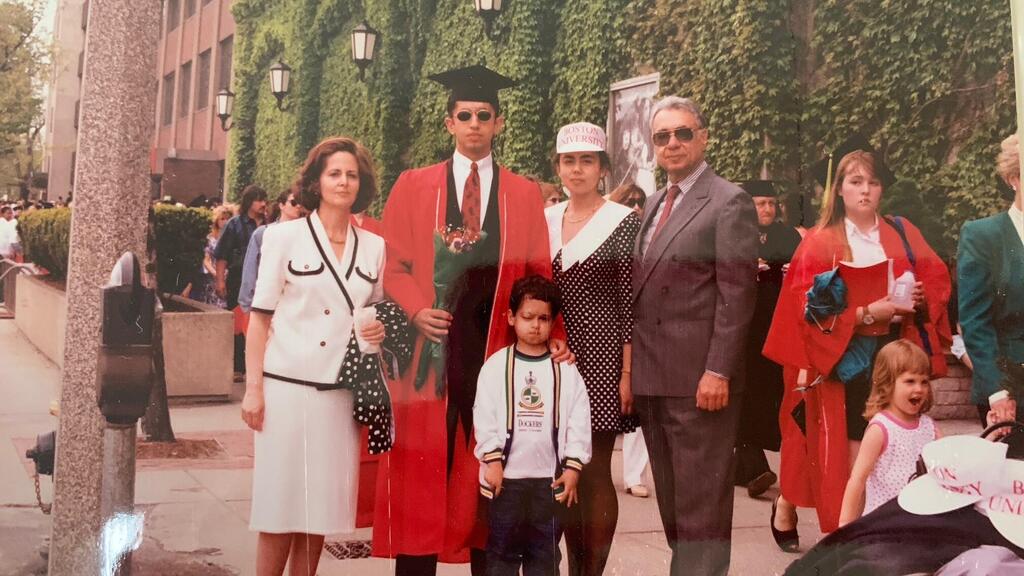 ד"ר שרווין נדרי, פלסטיקאי, ארצות הברית, איראן