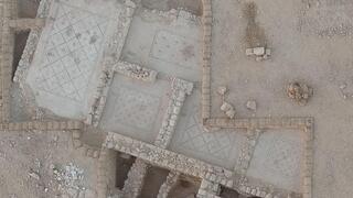 אגף הפסיפסים צמוד לכנסייה בניצנה