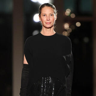 כריסטי טרלינגטון בתצוגה של מייקל קורס