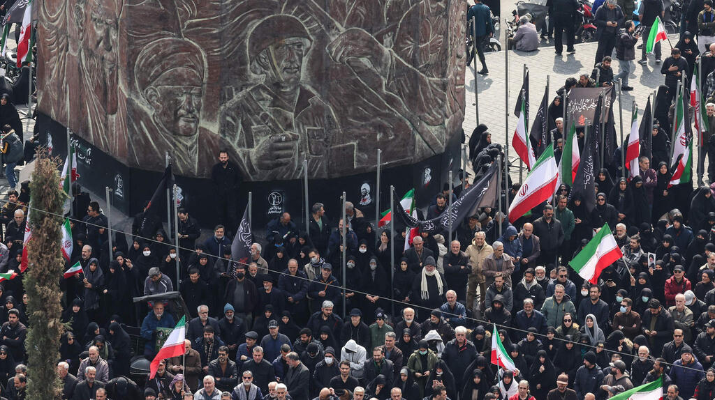 טקס ההלוויה בטהרן