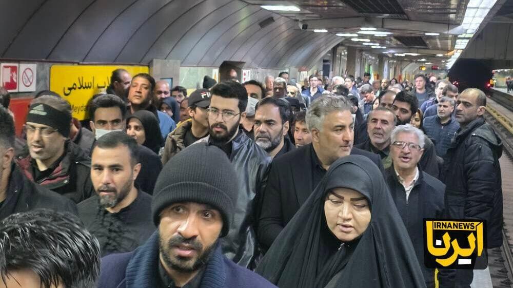 ההמונים במטרו בטהרן