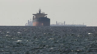 ספינות מכליות במפרץ ליד מיצרי הורמוז ליד עומאן